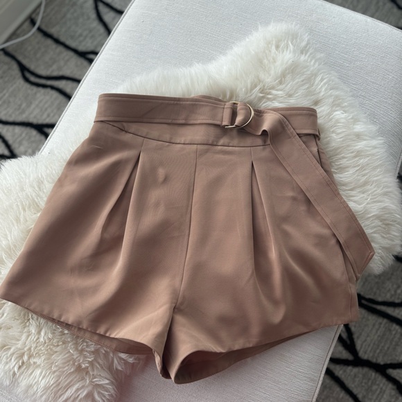 Maricela Short
Camila Coelho
Color: Nude Toffee
Size: S - Picture 9 of 16
